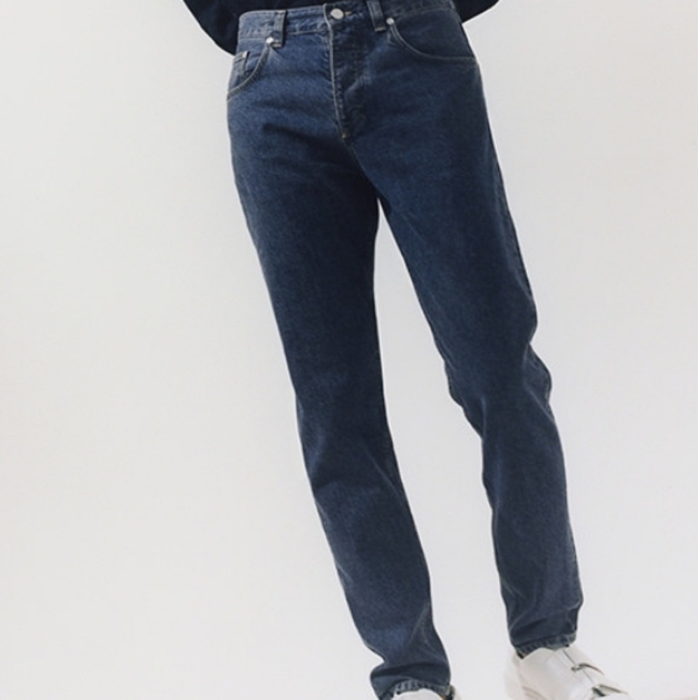 NWTS COS BLUE DENIM JEANS. SIZE 30X32.